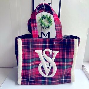 NWOT Victoria’s Secret Christmas Plaid & Sherpa Tote Bag limited edition